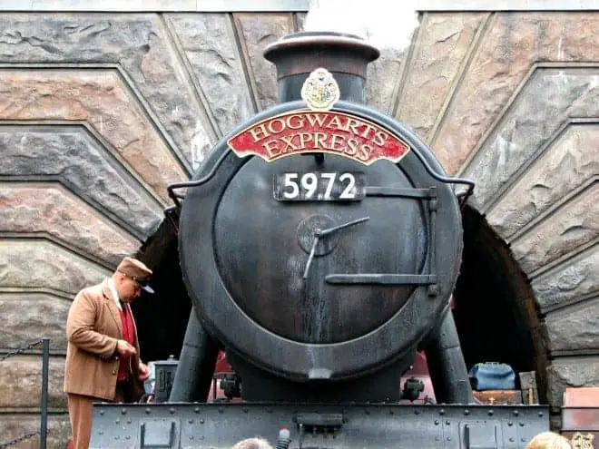 These Wizarding World of Harry Potter tips for super fans will help muggles get the most out of this Universal Studios Orlando theme park. (via thetravellingmom.ca)