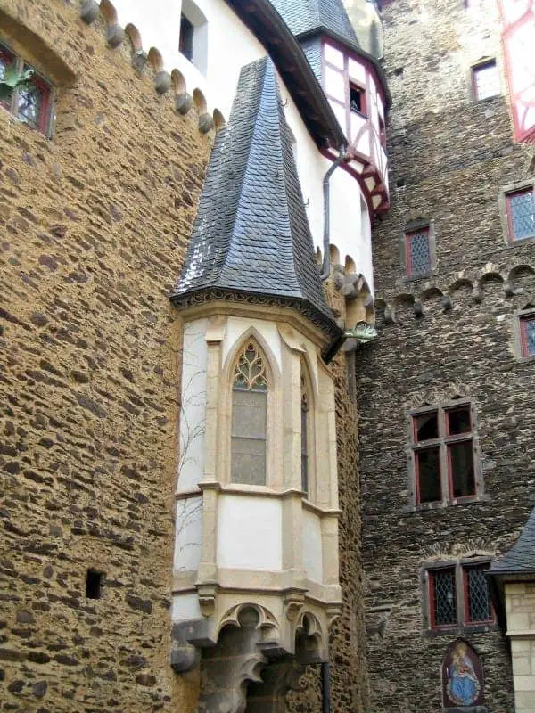 windows of burg eltz castle
