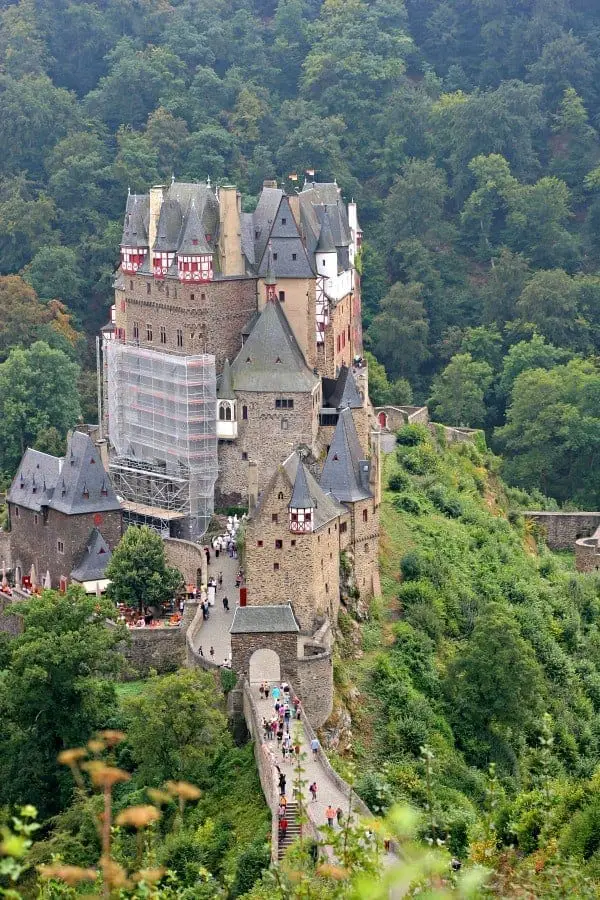 Rick Steves called this 'the most beautiful castle in Europe.' Why Burg Eltz Castle is worth a stop on your next tour of the Rhineland in Germany. (via thetravellingmom.ca)