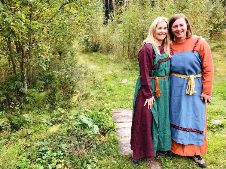 two viking maidens in dalarna