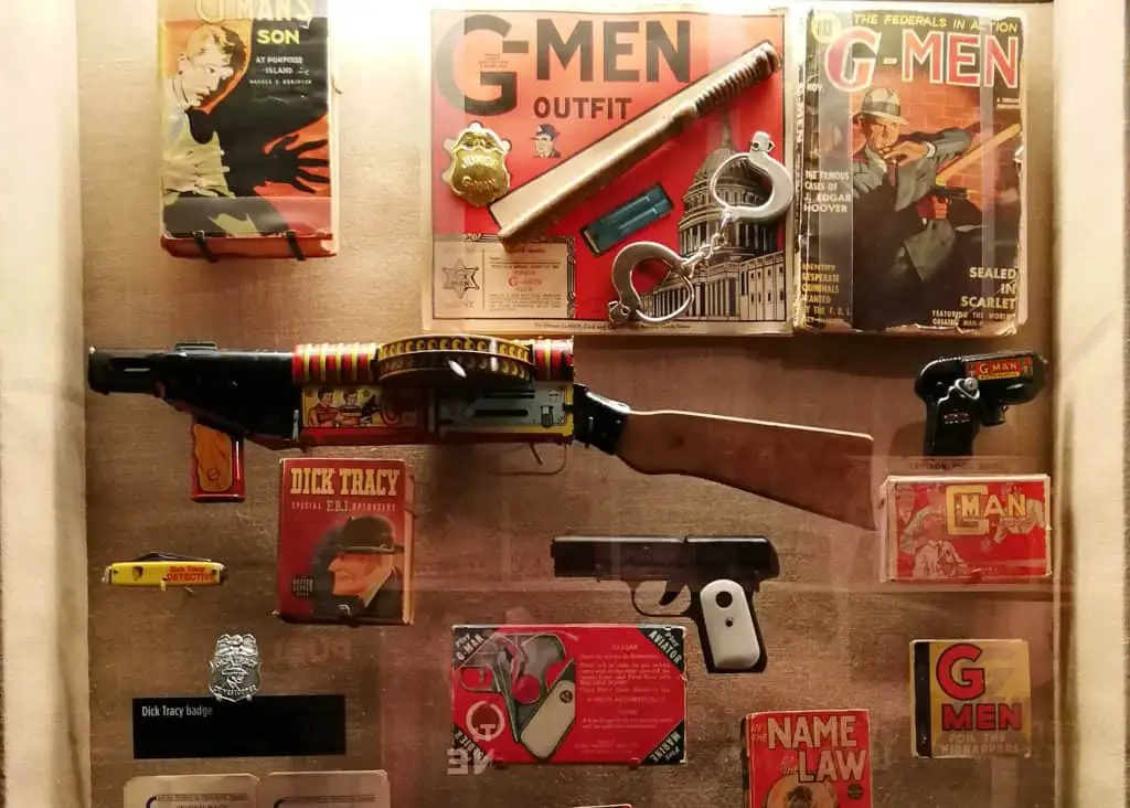 vegas mob museum display of guns