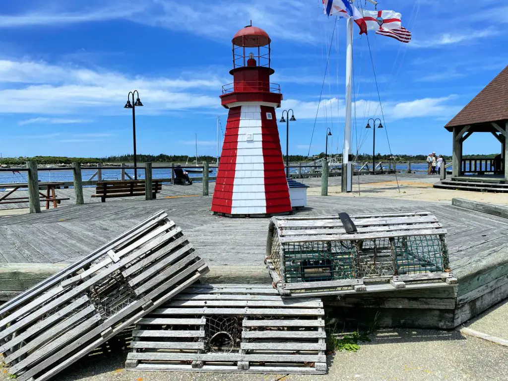 yarmouth red and white lighthouse