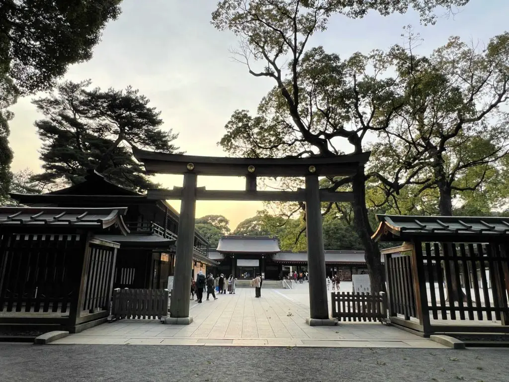 meiji shrine gate tokyo
